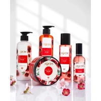 اشكم روز مجموعة العناية بالجسم 5 قطع، تشمل معطر الجسم والشعر ولوشن الجسم وجل الاستحمام وزبدة الجسم، بعطر زهري أنيق يجمع التوت والفلفل الوردي والياسمين والفانيليا والمسك، مثالية للعناية اليومية والإهداء