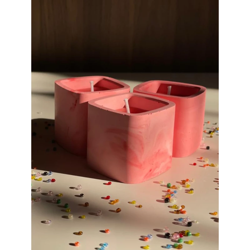 ريبابيل,1,  شمعة معطرة في قالب مربع, أبيض و وردي ,5سم*5سم*5سم