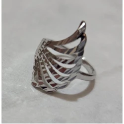 White Gold Plated Ring – Elegant and Stylish Design for a Sophisticated Look
