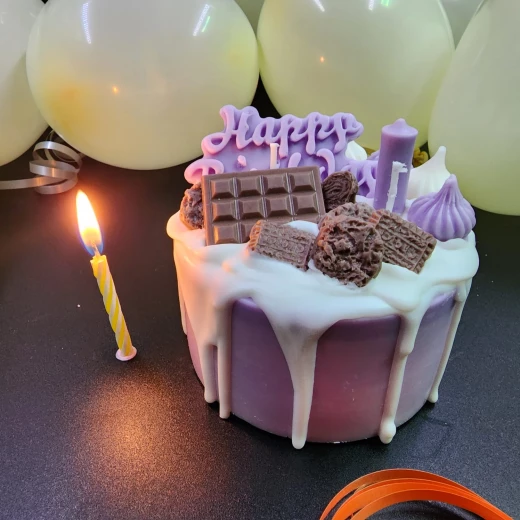 كعكة عيد ميلاد مصنوعة من الشمع من سكين آند بيوند - سكن آند بيوند - Image 4