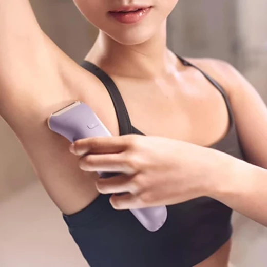 ماكينة حلاقة فيليبس النسائية سلسلة 6000 اللاسلكية، للاستخدام الجاف والرطب، للساقين والجسم ومنطقة البكيني - فيليبس - Image 3