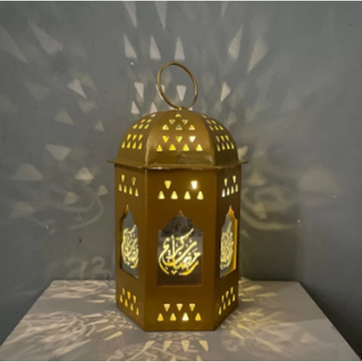 فانوس ذهبي صغير فانوس ذهبي صغير