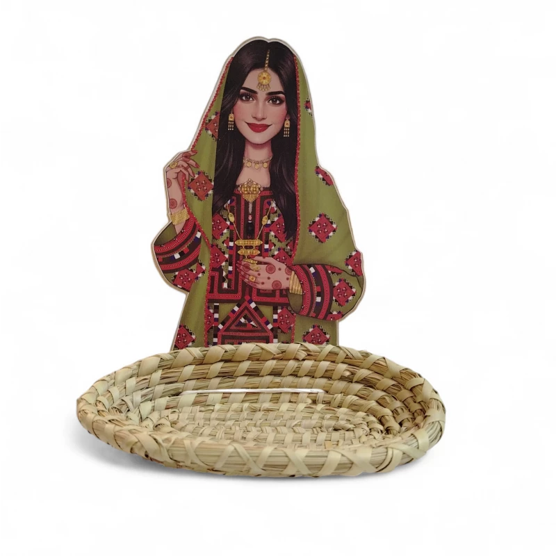 سلة تقديم تراثية لحلوى العيد (شخصية الفتاة بالزي الشعبي) 20×25 سم
