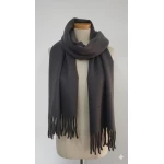 وشاح شتوي طويل ناعم وانيق صُمم هذا الوشاح ليوفر لك تغطية فائقة وراحة استثنائية، بفضل طوله السخي الذي يبلغ 2 متر وعرضه المثالي 50 سم، مما يتيح لك تنسيقه بطرق متعددة ومختلفة الأشكال - اي اس ارت