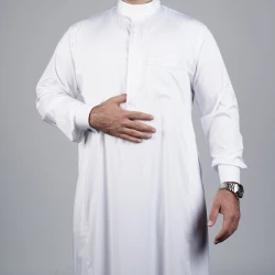 ثوب أبيض مطرّز رجالي مقاس (ميديوم-56) بتفاصيل فاخرة وخياطة راقية من مدراز