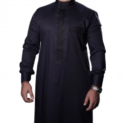 ثوب كحلي مطرّز مقاس (اكس سمول) بتصميم أنيق ومريح للمناسبات اليومية – صناعة عالية الجودة من مدراز