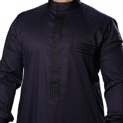 ثوب كحلي مطرّز مقاس (سمول-60) بتصميم أنيق ومريح للمناسبات اليومية – صناعة عالية الجودة من مدراز - مدراز - Image 3