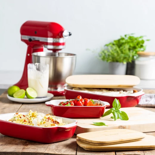 KitchenAid Stoneware Rectangular Baking Dish with Bamboo Lid, PFAS Free Ceramic, Empire Red, 26 cm - KitchenAid - Image 3