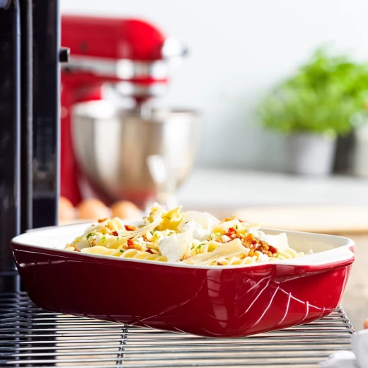 KitchenAid Stoneware Rectangular Baking Dish with Bamboo Lid, PFAS Free Ceramic, Empire Red, 26 cm - KitchenAid - Image 5