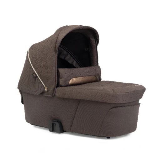 Chicco Flexi Bronze Lizard Re-Lux Baby Carrycot, Suitable from Birth to 6 Months, Breathable Natural Bamboo Fabric, Water-Repellent UV50+ Canopy, Mesh Ventilation Windows, Protective Leg Cover, Foldable Lightweight Design, 83 × 43 × 64 cm, 4.4 kg - Chicco - Image 2