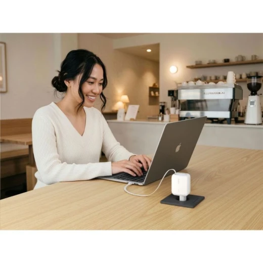 Belkin BoostCharge Pro Dual GaN 45W Charger with Retractable 0.8m USB-C Cable and Extra USB-C Port, Fast Charging, White - Belkin - Image 5