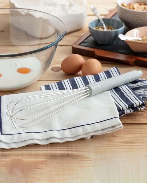 Bluff Plastic Kitchen Whisk 34cm, Gray Handheld Egg Whisk with Ergonomic Grip for Mixing Eggs, Sauces and Other Ingredients, Easy-to-Use Kitchen Utensil for Cooking and Baking - Madame COCO